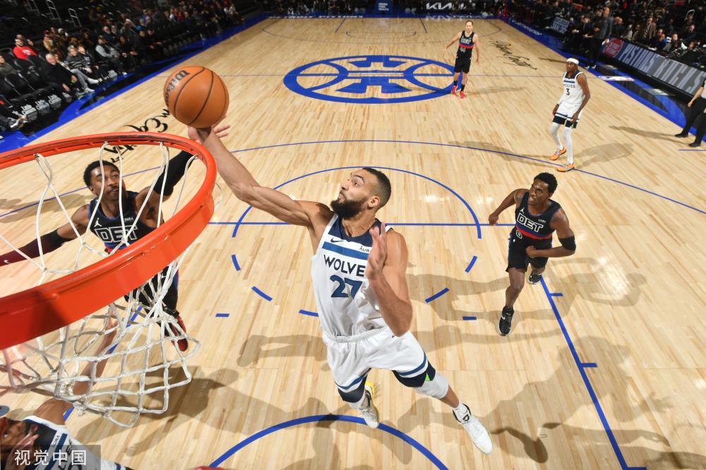 前锋的追逐 前锋的追逐